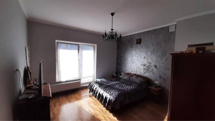 Продаж  триповерхового будинку в Сокільниках площею 200м2 в районі Галіція. - фото 1