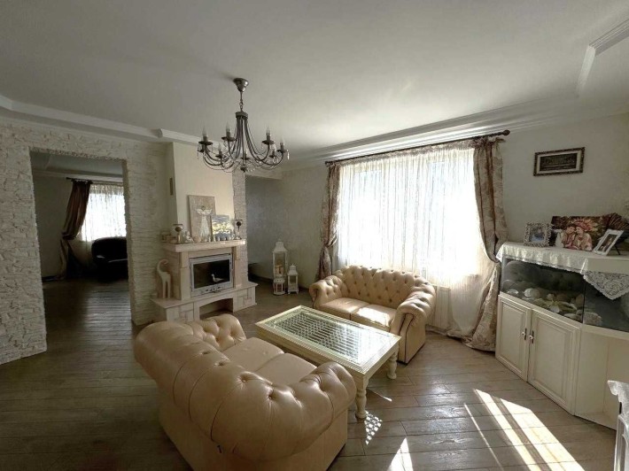 Продаж будинку з ремонтом, з подвір'ям Винники - фото 1