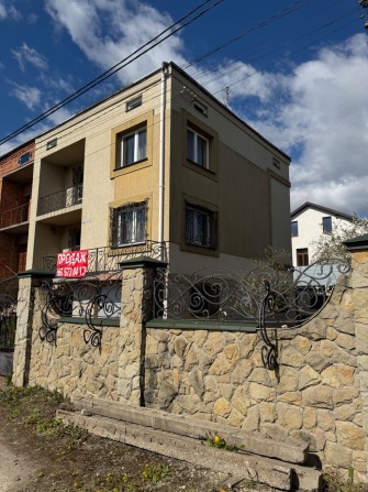Продаж будинку у м. Винники - фото 1
