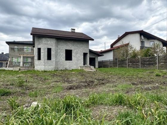Продаж будинку в Брюховичах, поруч з сосновим лісом Брюховичи
