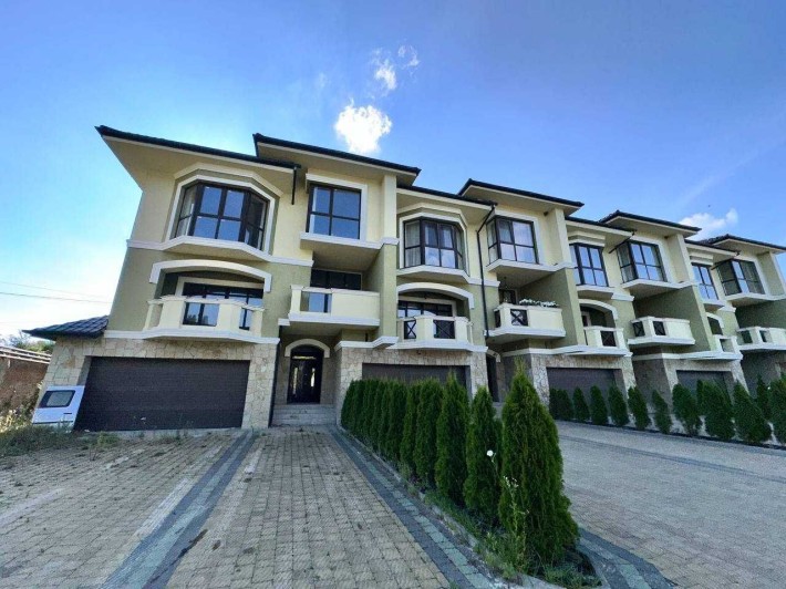 ПРОДАЖ котеджу з видом на озеро | Брюховичі, вул. Курортна - фото 1