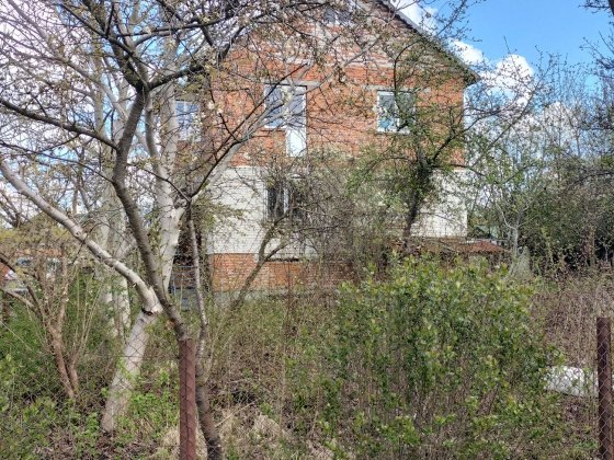 Продаж дачного будинку с. Солонка Зубра