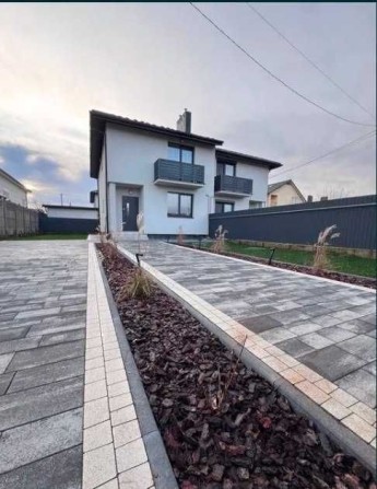 Продаж сучасного будинку з авторським ремонтом - фото 1