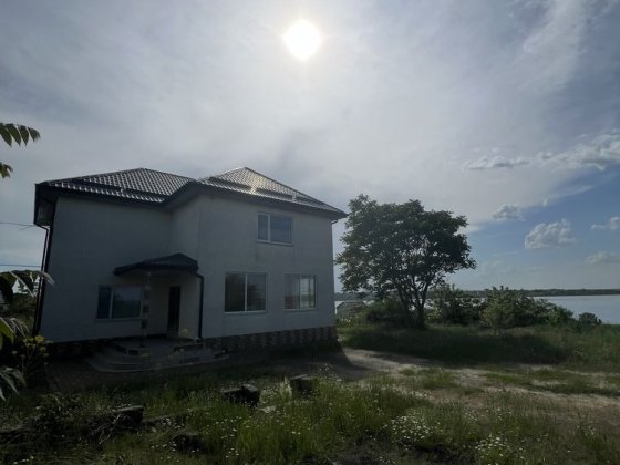 Продаю будинок, Баловне Баловное