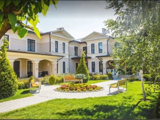 Таунхаус, Авангард. Без комісії Авангард