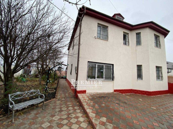 Просторный Дом 186 м2 с бассейном и сауной в Лиманке - фото 1