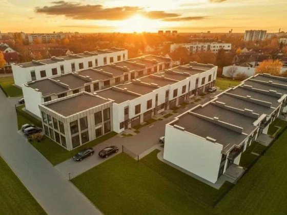 Таунхаус 144 м2 з гаражем | ТЦ МЕНС | Лише $604/м2 Івано-Франківськ