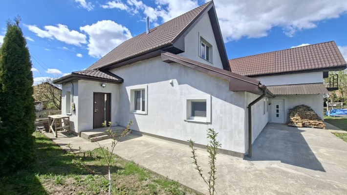 Продаж житлового будинку 220м². Ділянка 7сот.Котедж.Комунікації. Ремонт. Івано-Франківськ.Терміново - фото 1
