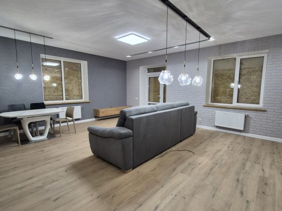 Продаж сучасного будинку в центрі Суми
