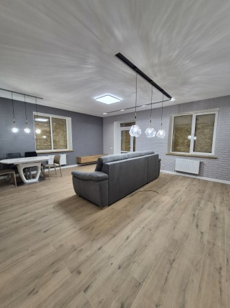 Продаж сучасного будинку в центрі - фото 1