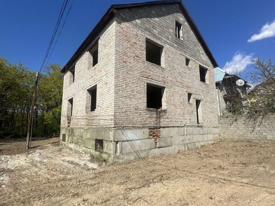 Продаж кутової ділянки з недобудовою Червениця вул.Лісова