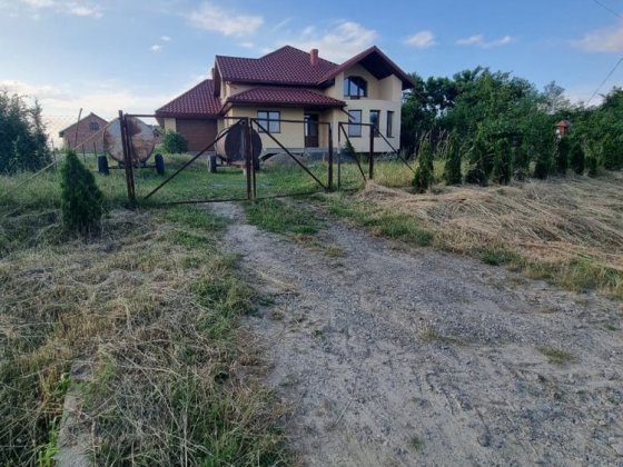 Продам дом Остриця Герцаівський район 1,5 від Чернівців Черновцы