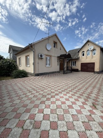 Продаж двох будинків в центрі Садгори - фото 1