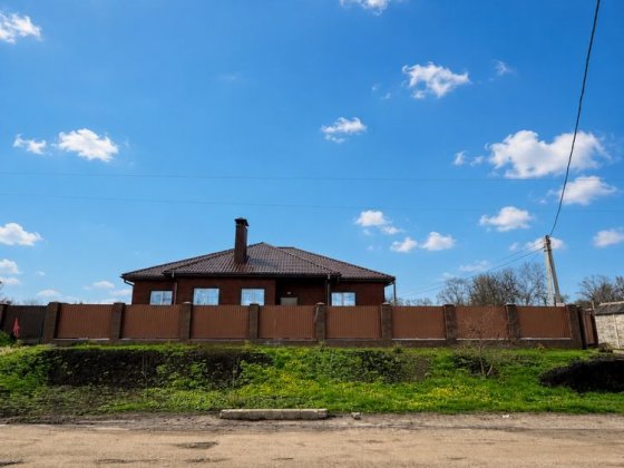 Продам будинок дом  Баранівка біля річки (біля моста) Суми