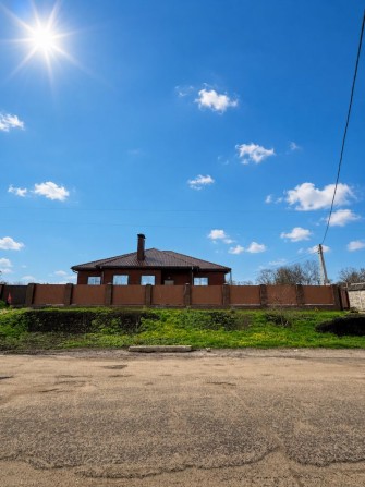 Продам будинок дом  Баранівка біля річки (біля моста) - фото 1
