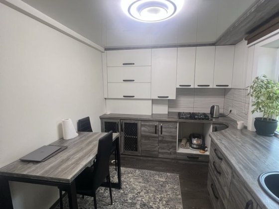 Продаж частини будинку з ділянкою у центрі міста Чернігів