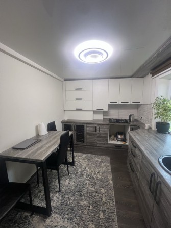 Продаж частини будинку з ділянкою у центрі міста - фото 1