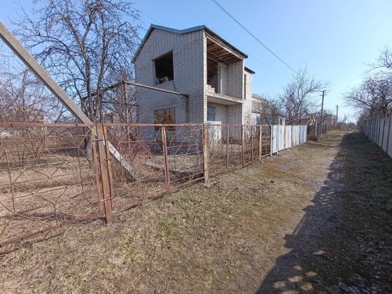 Продам дачу в городской черте. 5,5 соток+ недострой. Левый берег. Дніпро