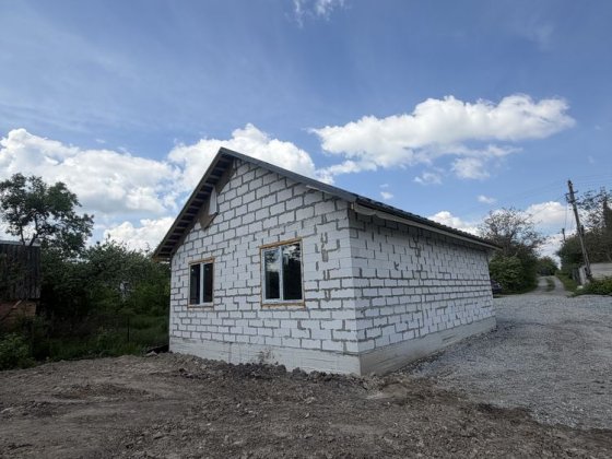 Терміновий продаж будинку ( недобудова ) в передмісті Житомира. Торг. Житомир