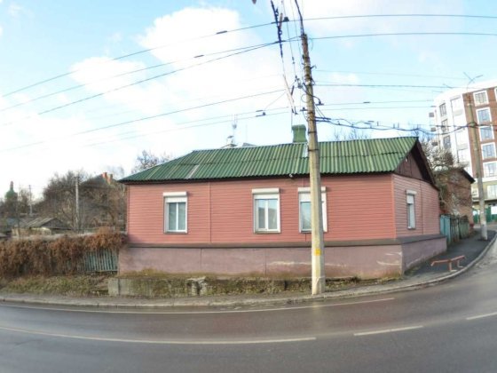 Окремий будинок з приватизованою ділянкою від власника (центр) Чернигов