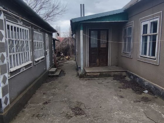 Дом по центральной улице.
