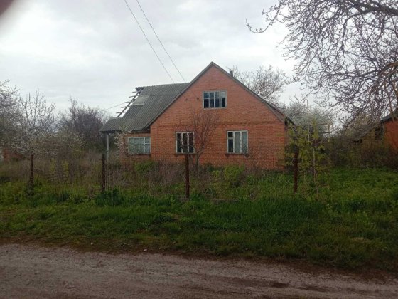 Будинок в селі на Полтавщині. Гадяч