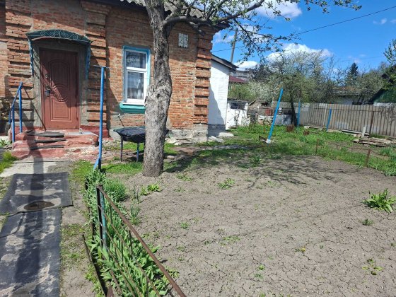 Продам будинок з меблями. Карлівка