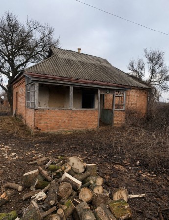 Продам будинок з приватизованою земельною ділянкою ! - фото 1