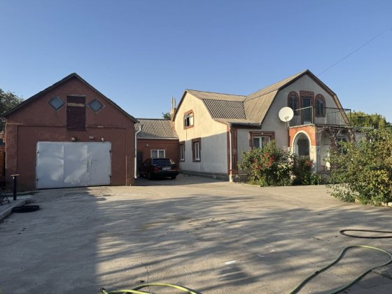 Продам великий будинок Глобине