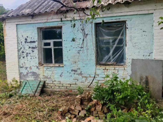 Продам земельну ділянку з старою хатою у центрі диканьки Диканька