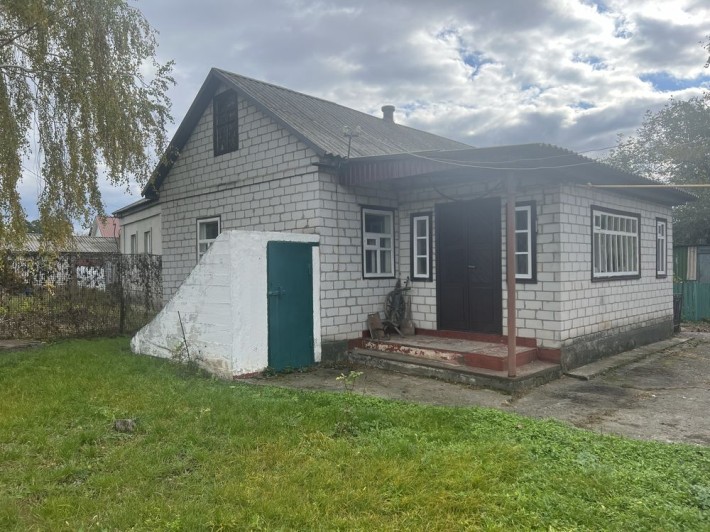 Продам 2 будинки в одному  дворі с. Садки - фото 1
