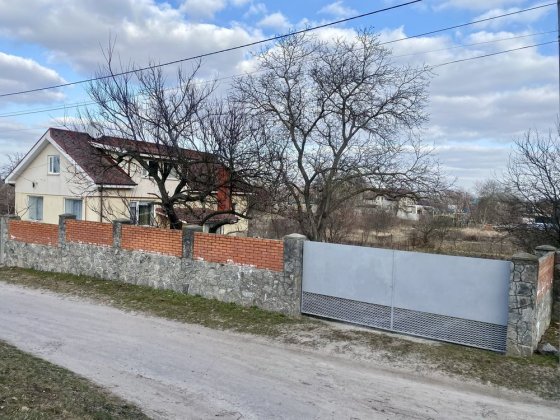 Продам будинок 1 км. від Кременчука 195 м2 9 соток Садки