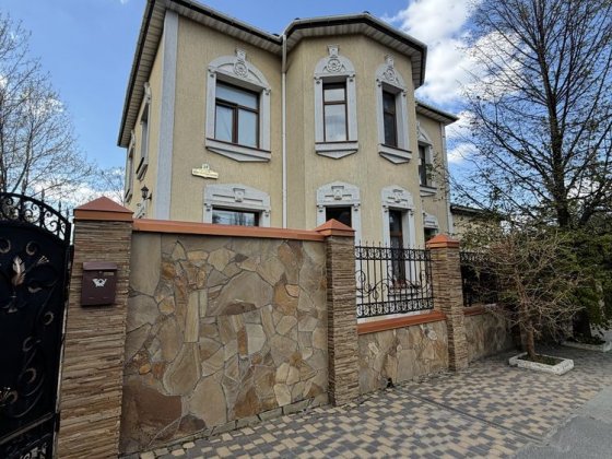 Будинок 300 м2 район ДОСААФ