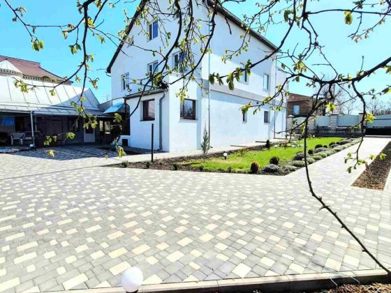 Продам гарний, доглянутий будинок для великої сім'ї+ 36 соток з/д. Кропивницький