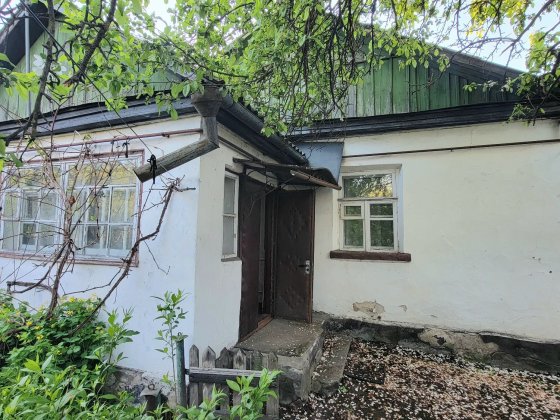 Будинок на два входа