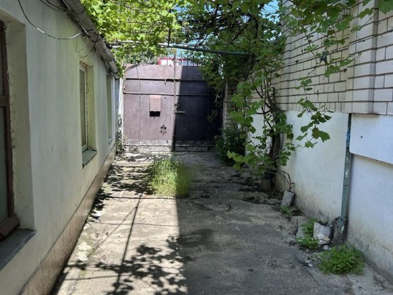 Продаю ДВА дома за ціною ОДНОГО, гараж, вул. 3 воєнна - Купорна