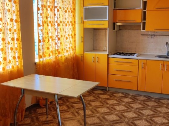 Гарний будинок по вулиці Олександрівська