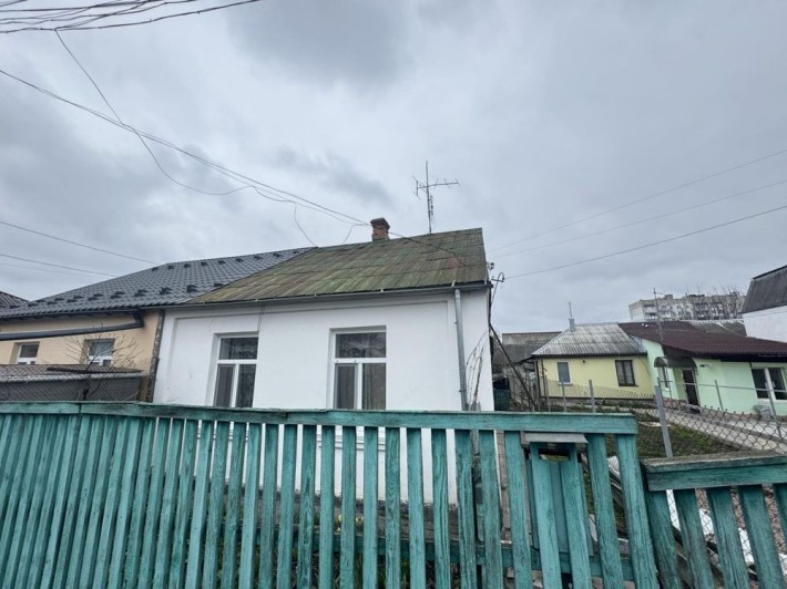 Частина будинку район дастора 2 сотки землі, окремий двір. 2 окремі кімнати - фото 1