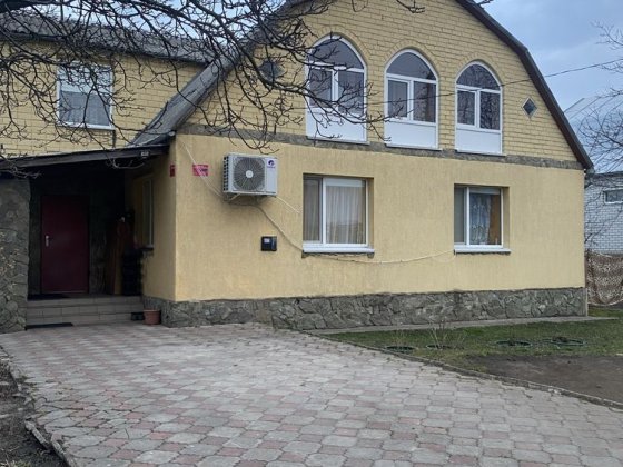 Продаж   гарного  будинку  , передмістя. Житомир