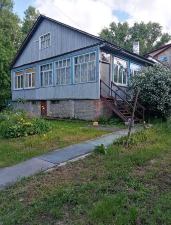 Просторий будинок біля річки - фото 1