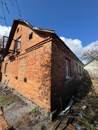 Терміново продаємо будинок у м.Житомир за ціною 2 кім квартири - фото 1