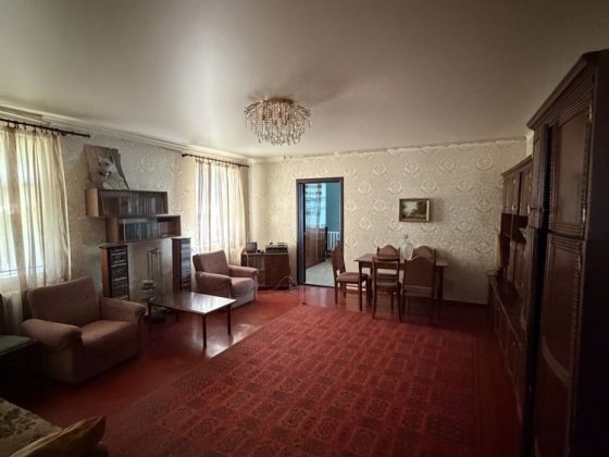 Здається привтаний будинок (Старе Місто)