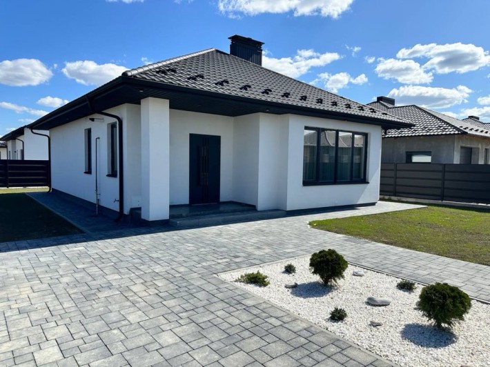 Продам сучасний будинок з дизайнерським ремонтом - фото 1
