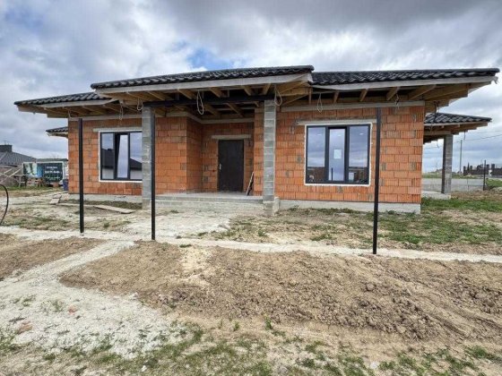 Продаж / Будинок /Корнин поблизу м.Рівне Корнин