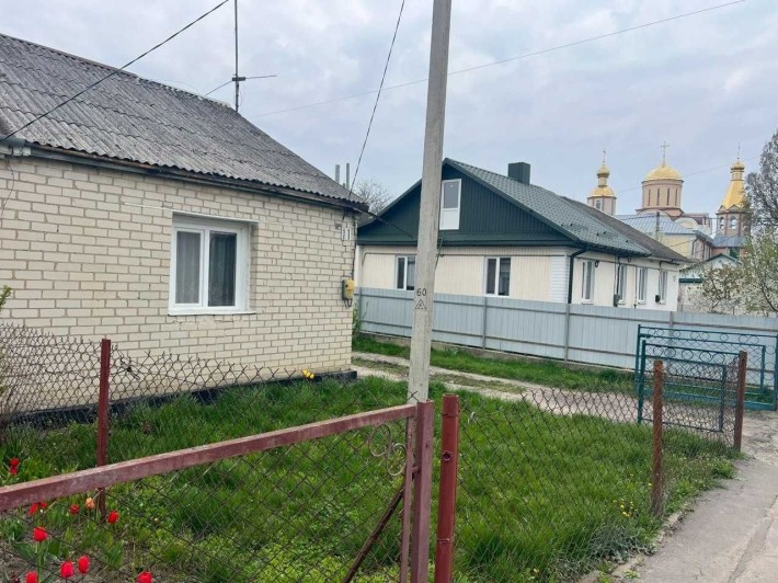 Затишна оселя у центрі Млинова  | частина будинку з ділянкою - фото 1
