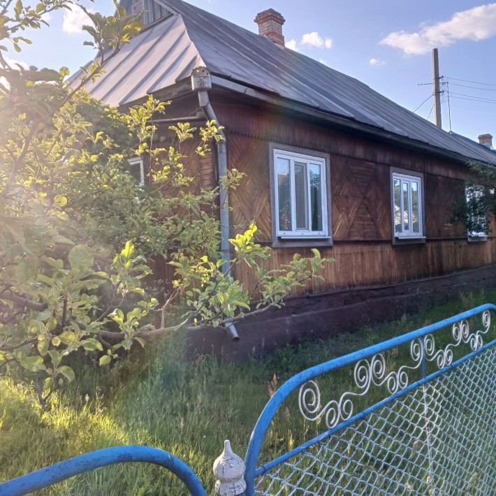 Продається будинок в смт Володимирець, вул. Вишнева, 52 - фото 1