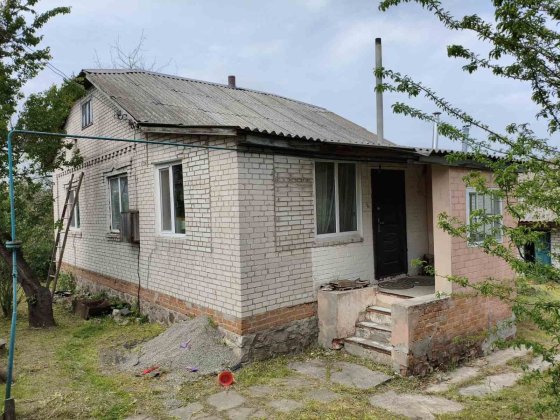 Гарний будинок  . Кролевець