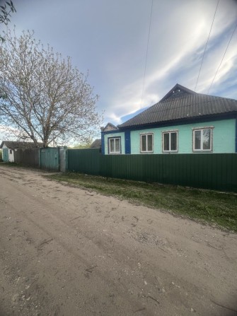 Продам Будинок з усіма зручностями + гараж | вул. Польова, житловий стан. - фото 1