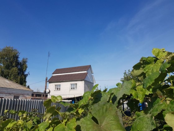 Продам двоповерховий будинок у місті Буринь Сумської обл. Бурынь