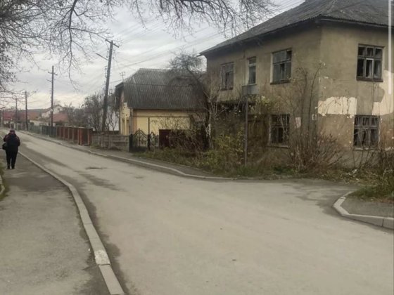 Продаж 2 поверхового будинку з ділянкою на 14 соток, 100 кв. м, 5 кімнат, на вул. Надрічна